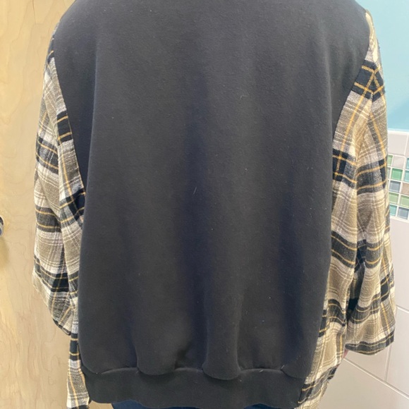 Yellowstone Dutton Ranch Plaid Sleeve High Low Sweatshirt Rework - Picture 4 of 4